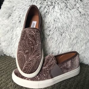 Steve Madden Velvet Slip-ons